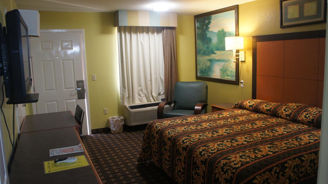 Regency InnTaylor エクステリア 写真