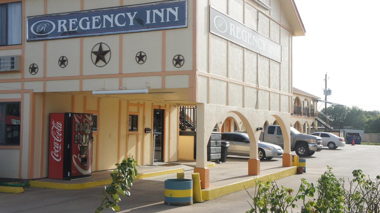 Regency InnTaylor エクステリア 写真